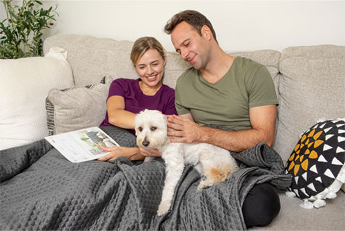 HILU Schlafdecke: Frau, Mann und Hund