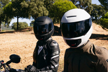 ZYON smarter Motorradhelm mit Luftfilter