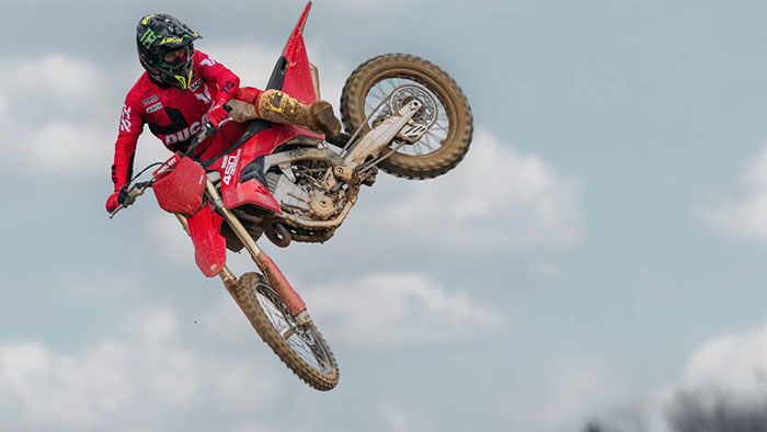 Erstes Ducati Motocross Bike Desmo450 MX