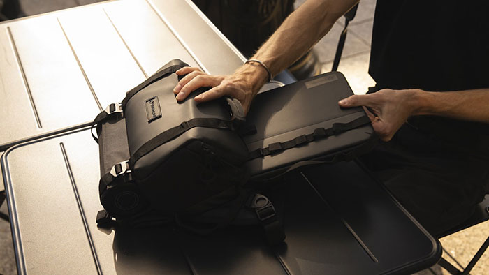 Sling Bag im Alltag: Vom Shooting bis zum City-Trip